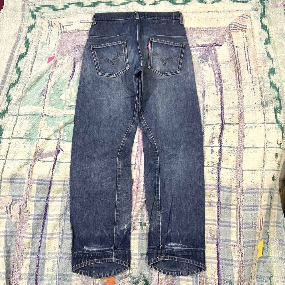 Vintage Levis Engineered Jeans Mens Blue Dark Wash Twisted Fits 30x31